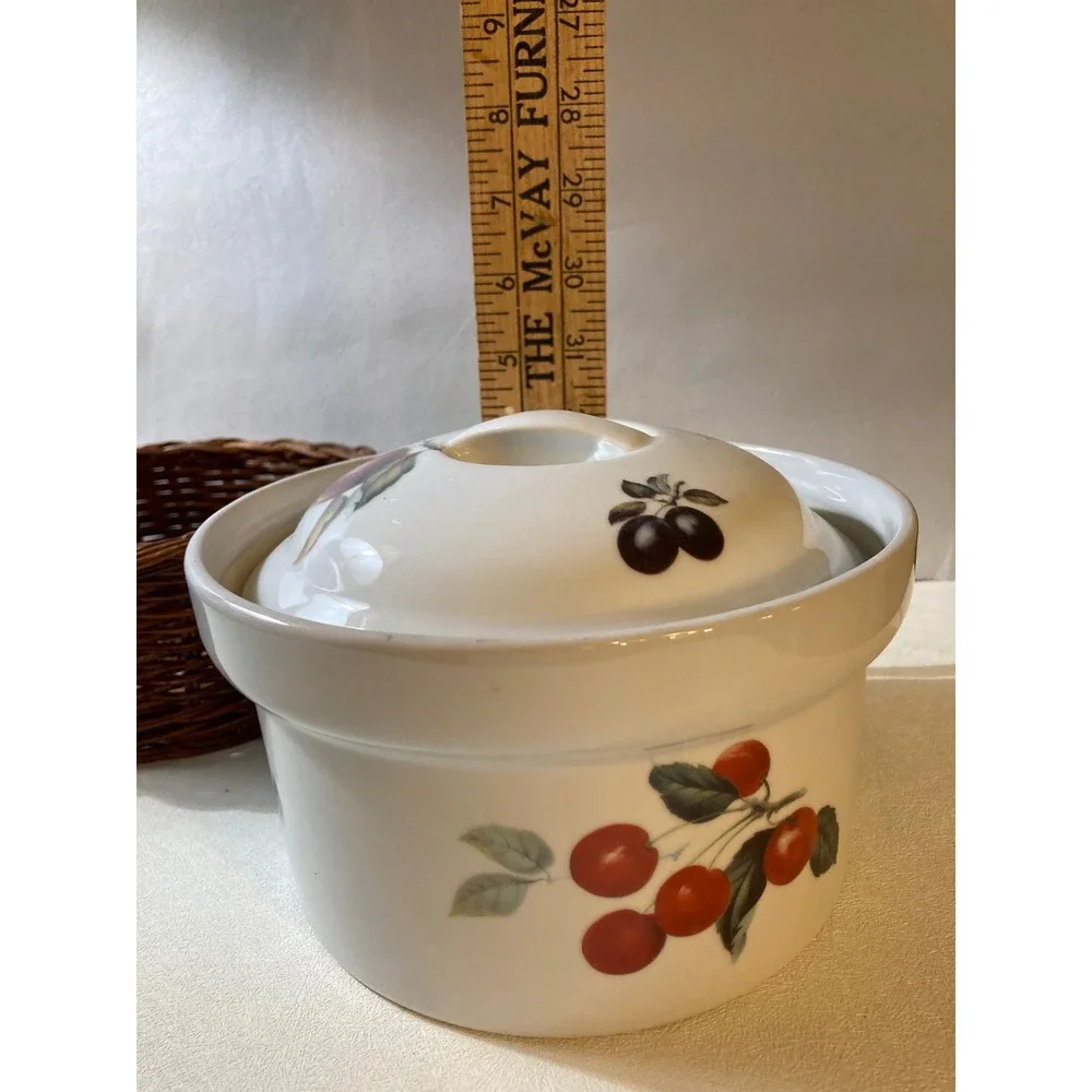 BIA Cordon Bleu Orchard Fruit Ceramic Casserole Dish with Lid and Wicker Basket